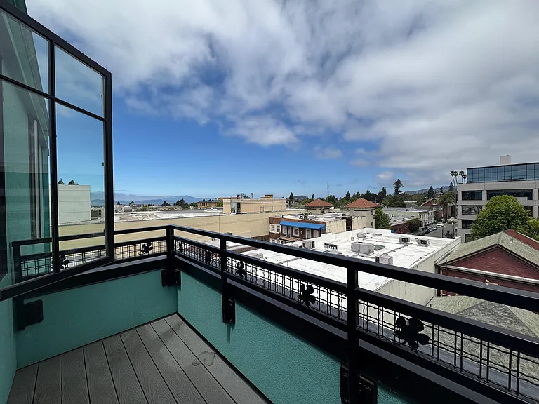 Addison Arts Apartments — Photo 182