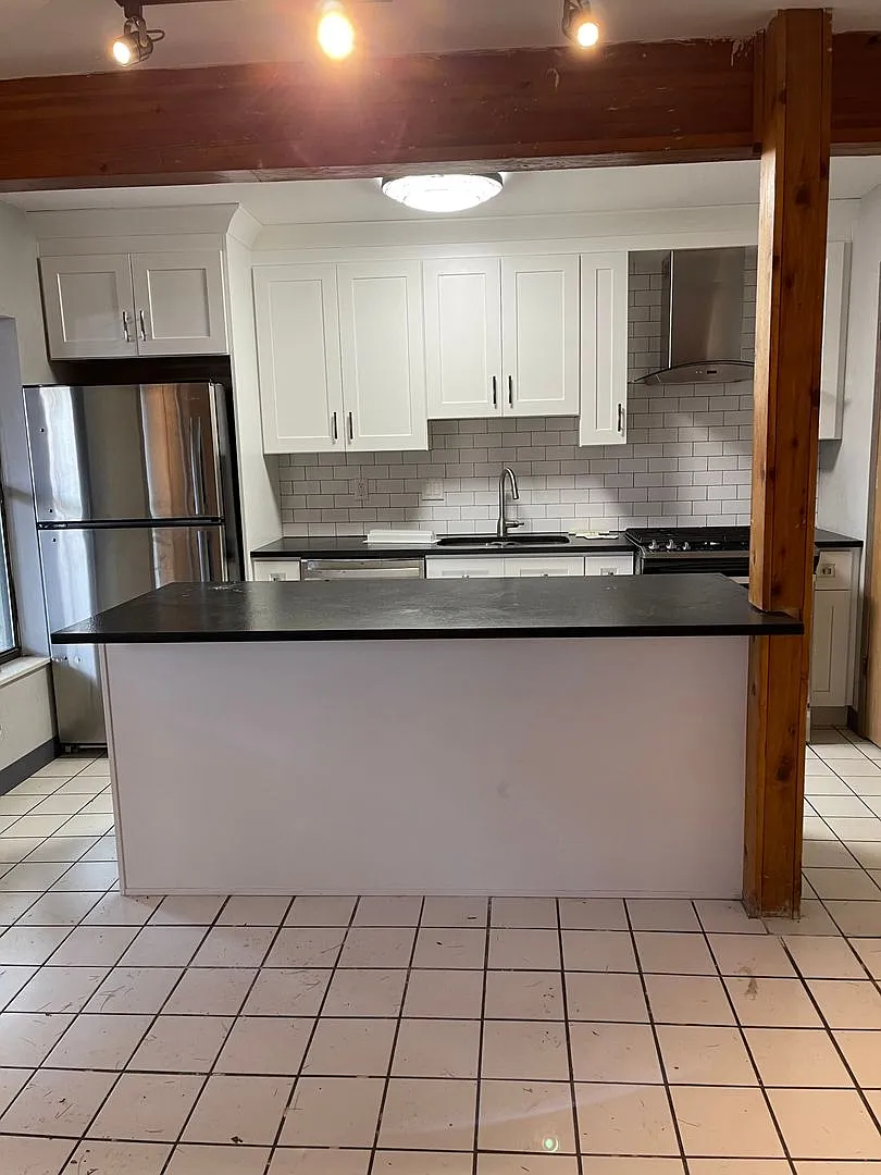 OSU Gateway 4 bedroom 2 full bath apartment — Photo 3
