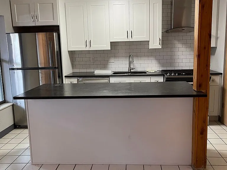 39-51 Chittenden Ave — Photo 3
