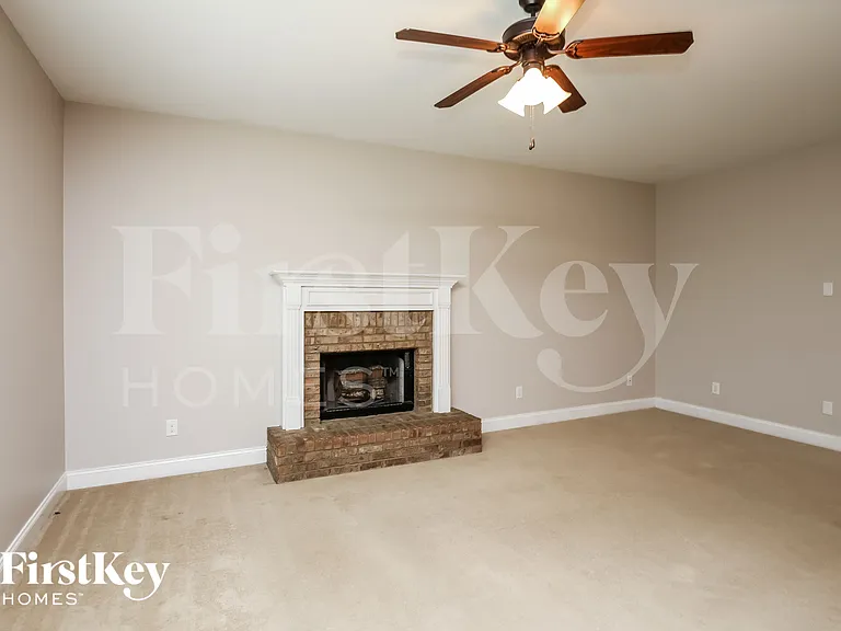 6310 Spring Cove Dr — Photo 3