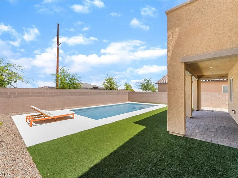 3952 Henny Ave — Photo 41