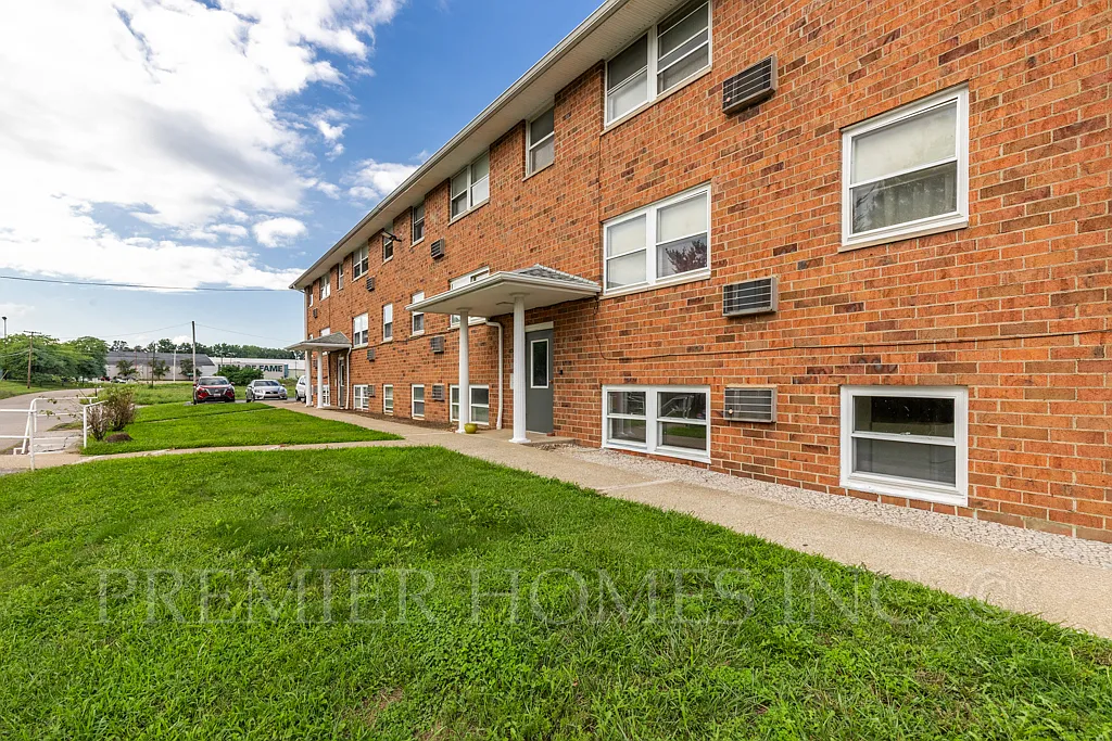 1 bed, $895 — Photo 1