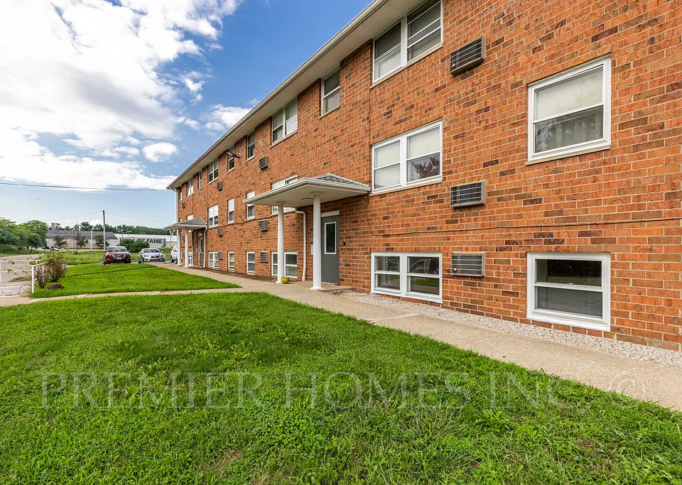 2522 Roberts Ave NW #8