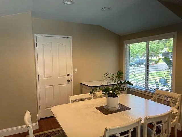 553 Bonita Ave — Photo 26
