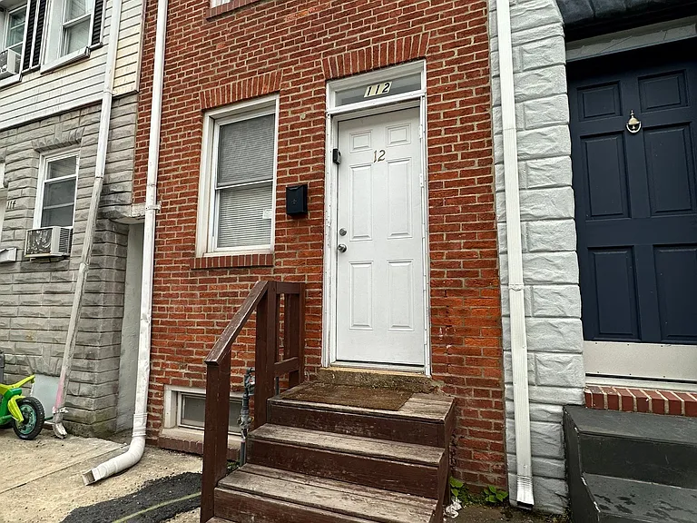 112 S Durham St — Photo 13