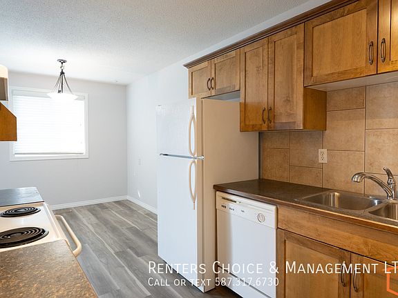 3rd image of 29 Meadowlark Blvd N #3