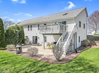 1626 Stacy Ln #B, Fort Atkinson, WI 53538