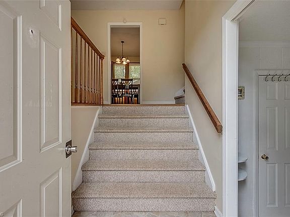 3rd image of 1 Teaberry Ct