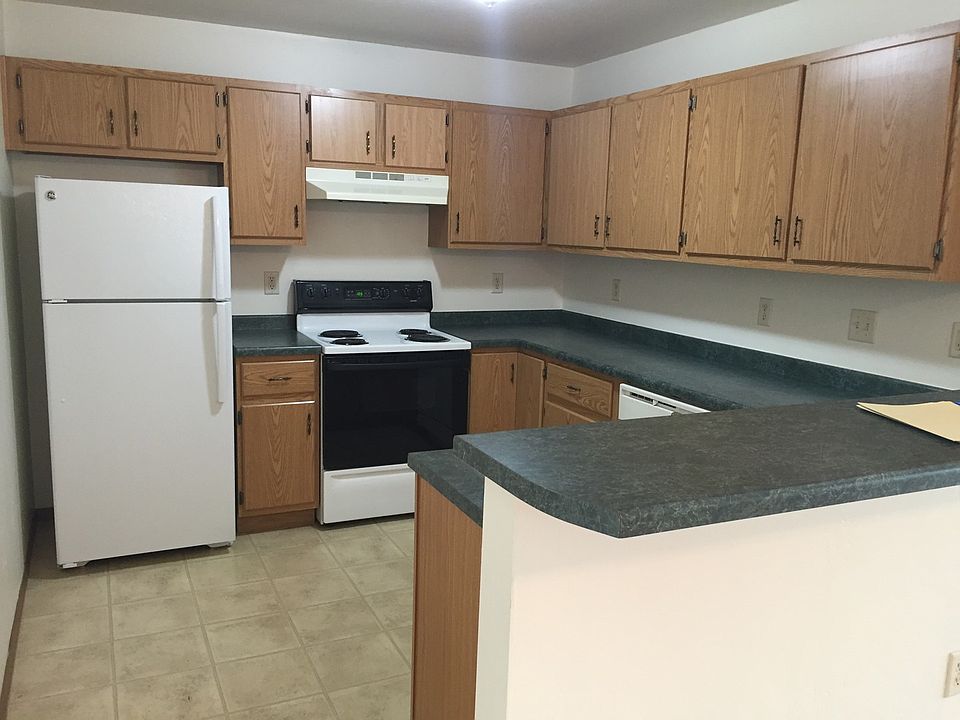 1st image of 698 Marquette Dr APT 3