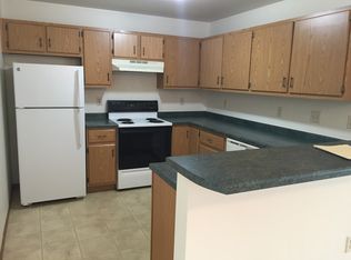 698 Marquette Dr APT 3, Kewaunee, WI 54216