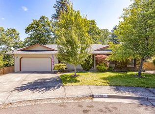 750 Oakway Cir, Ashland, OR