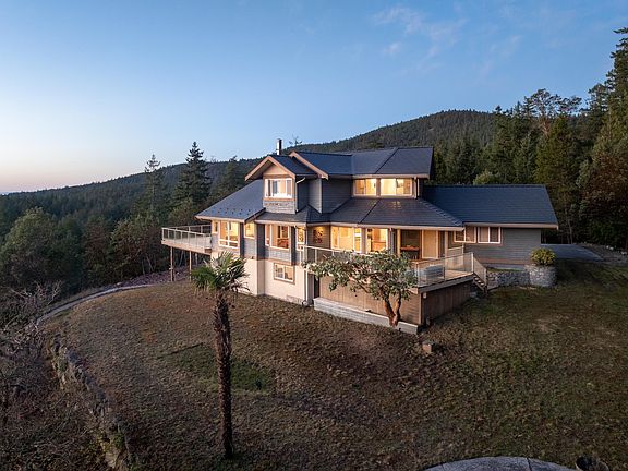 3rd image of 10339 Sunshine Coast Hwy