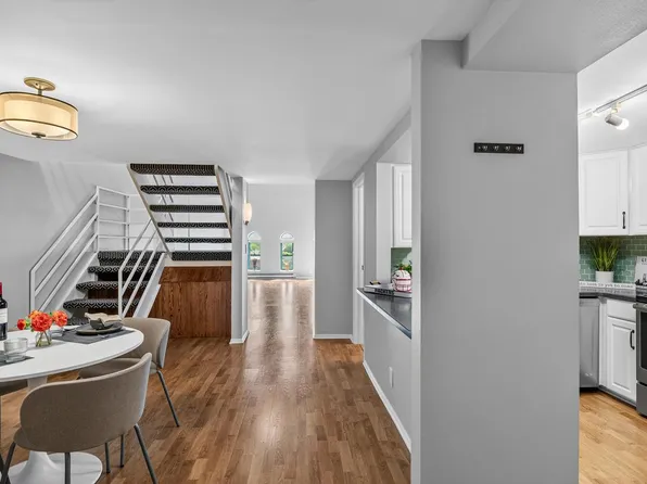 270 E Highland AVENUE #1021, Milwaukee, WI 53202