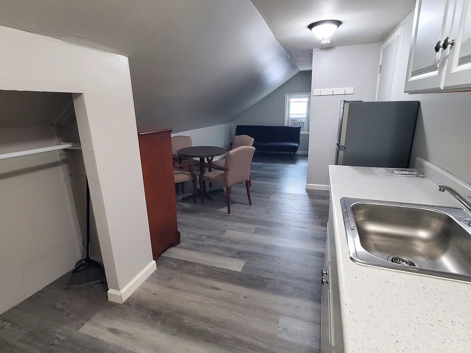 Studio, 210 sqft, $650 — Photo 2