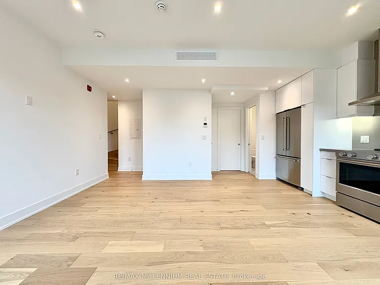 155 Dovercourt Rd #2 — Photo 6