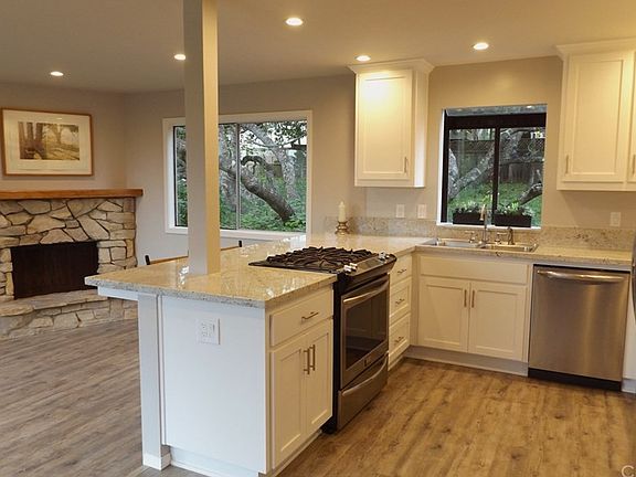 5th image of 2495 Pineridge Dr