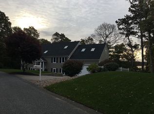 41 Lakeview Dr, Mashpee, MA 02649