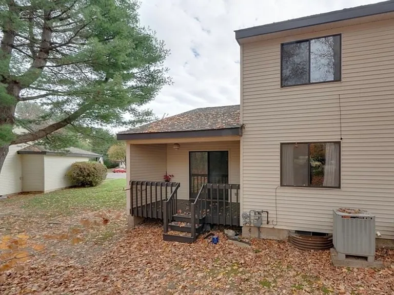 52 Simsbury Lndg #52 — Photo 33