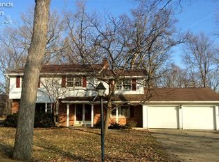 2255 N Carriage Ln, Port Clinton, OH 43452