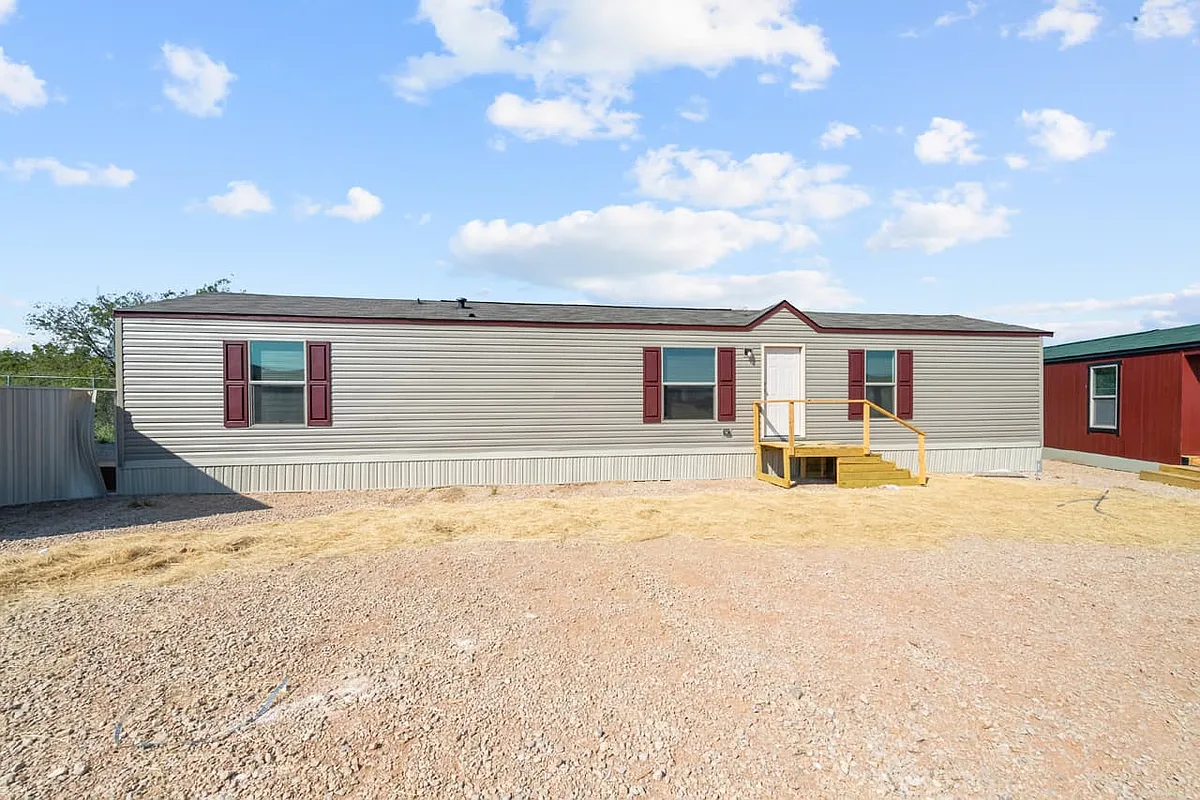 Building Photo - 1323 Kenneth Dr
