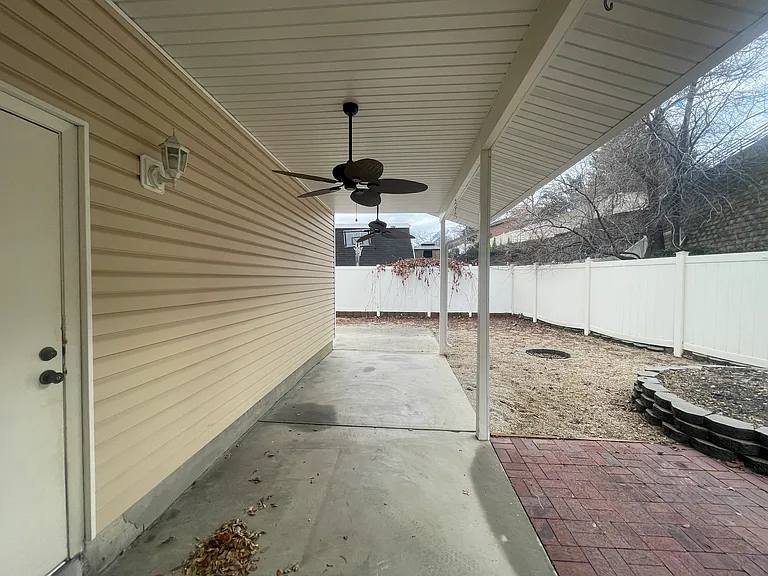 1442 E Sandy Hills Dr — Photo 11