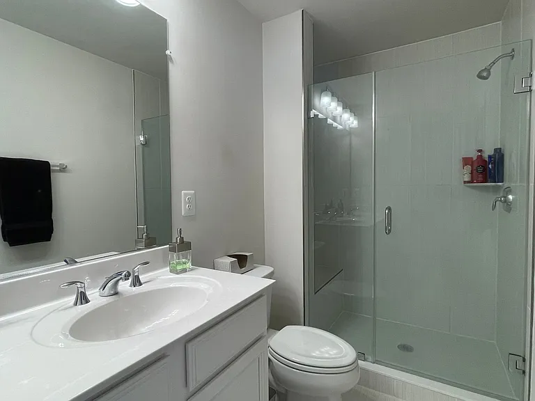 1812 Briscoe Ln — Photo 21
