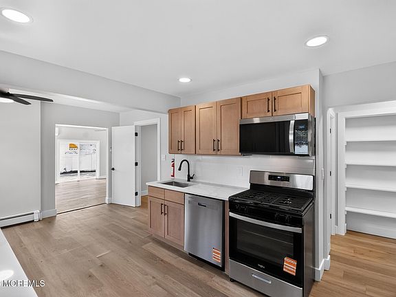 4th image of 350 18th Avenue