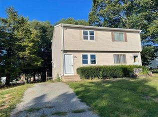 21 Acorn Dr, Westerly, RI 02891