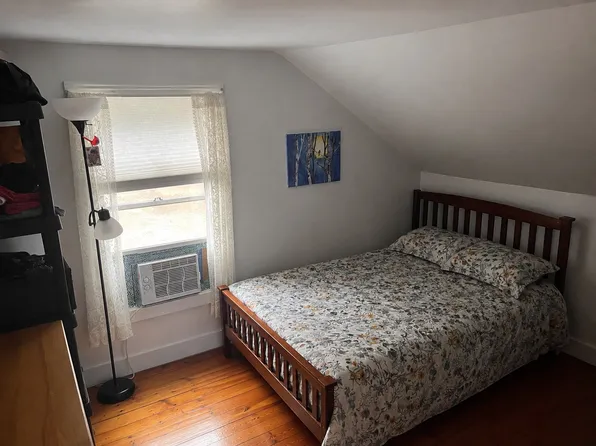 71 E Main St #B, Richmond, VT 05477