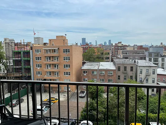 Rented by Metropolis International Realty Inc. | media 2