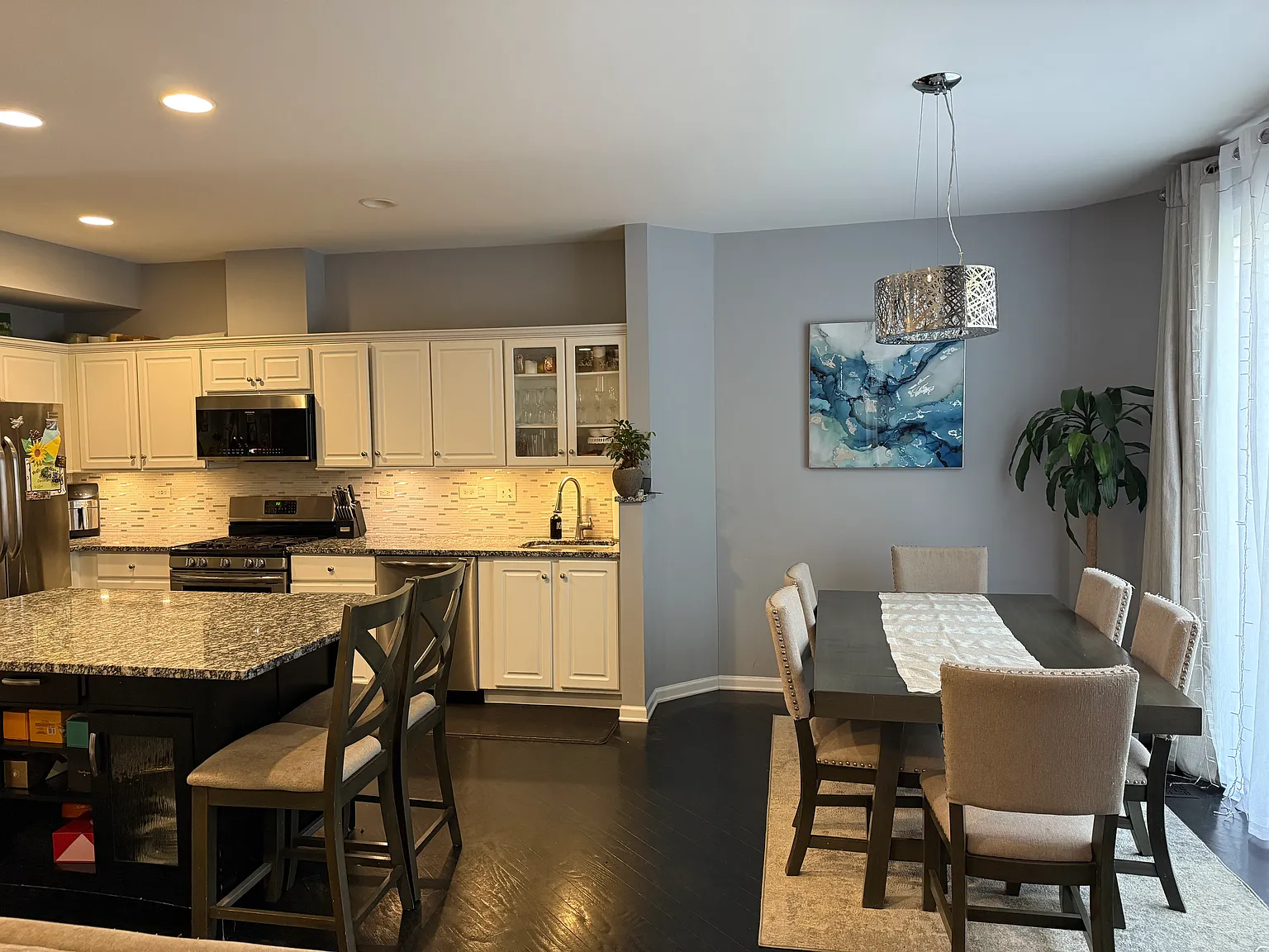 3 bed, 2.5 bath, 1600 sqft, $3,000 — Photo 4