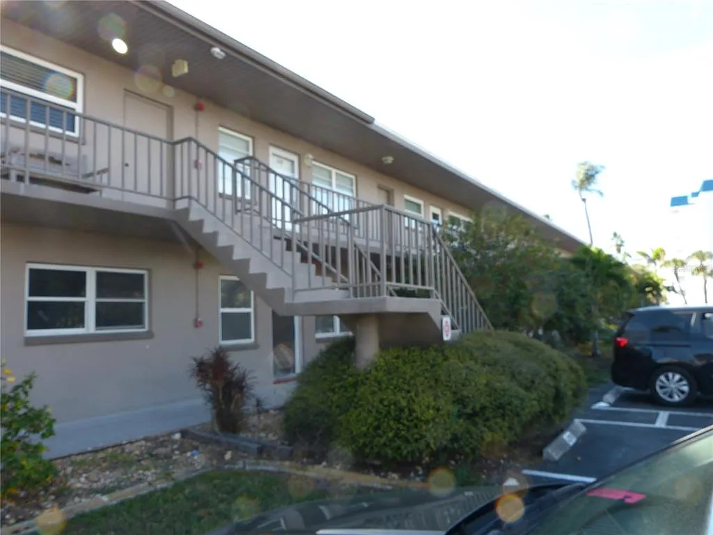 Building Photo - 2 Causeway Blvd #206