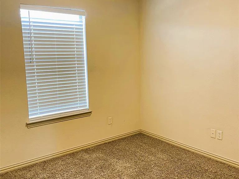 2320 Calendar Ct — Photo 5