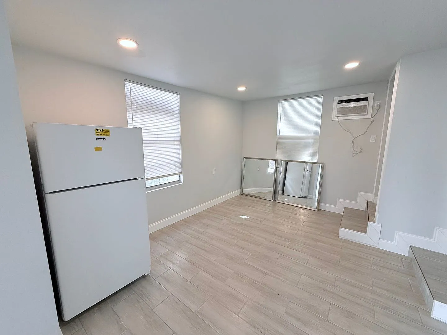 1111 50th Avenue Plz W — Photo 1