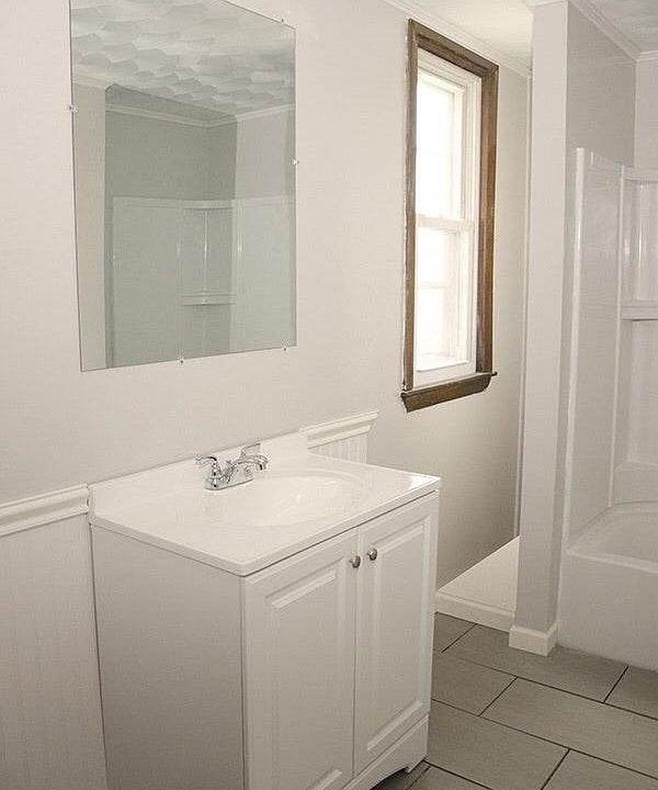 2nd image of 22 Burton St