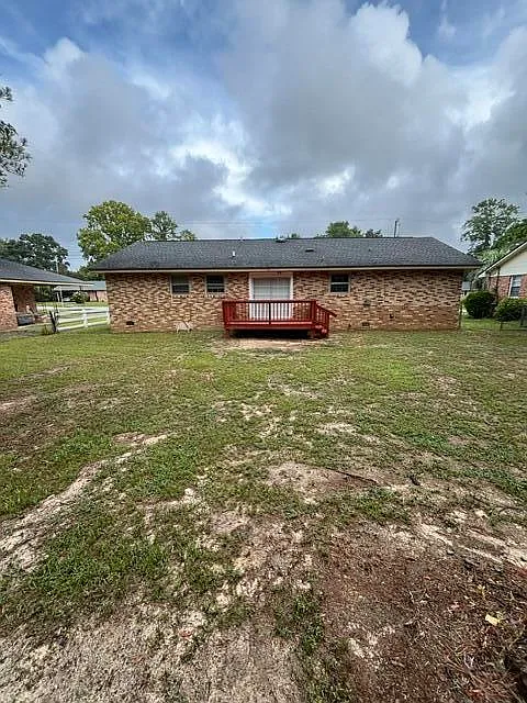3 bed, 1.5 bath, 1236 sqft, $1,300 — Photo 3