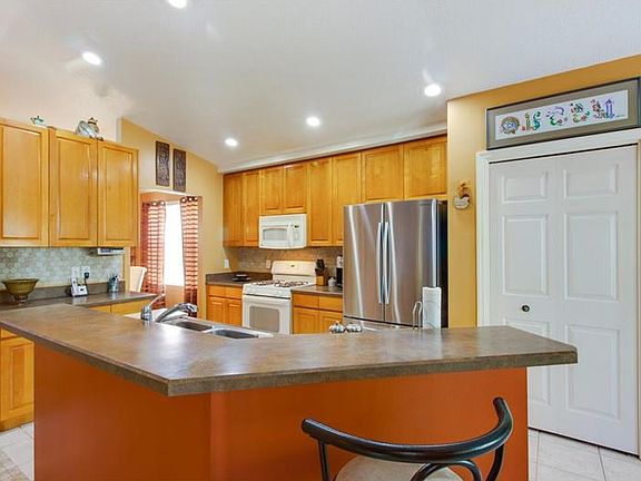 5th image of 3914 Lockridge Dr