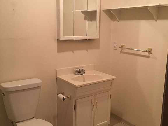 3rd image of 220 4th Ave NW APT B