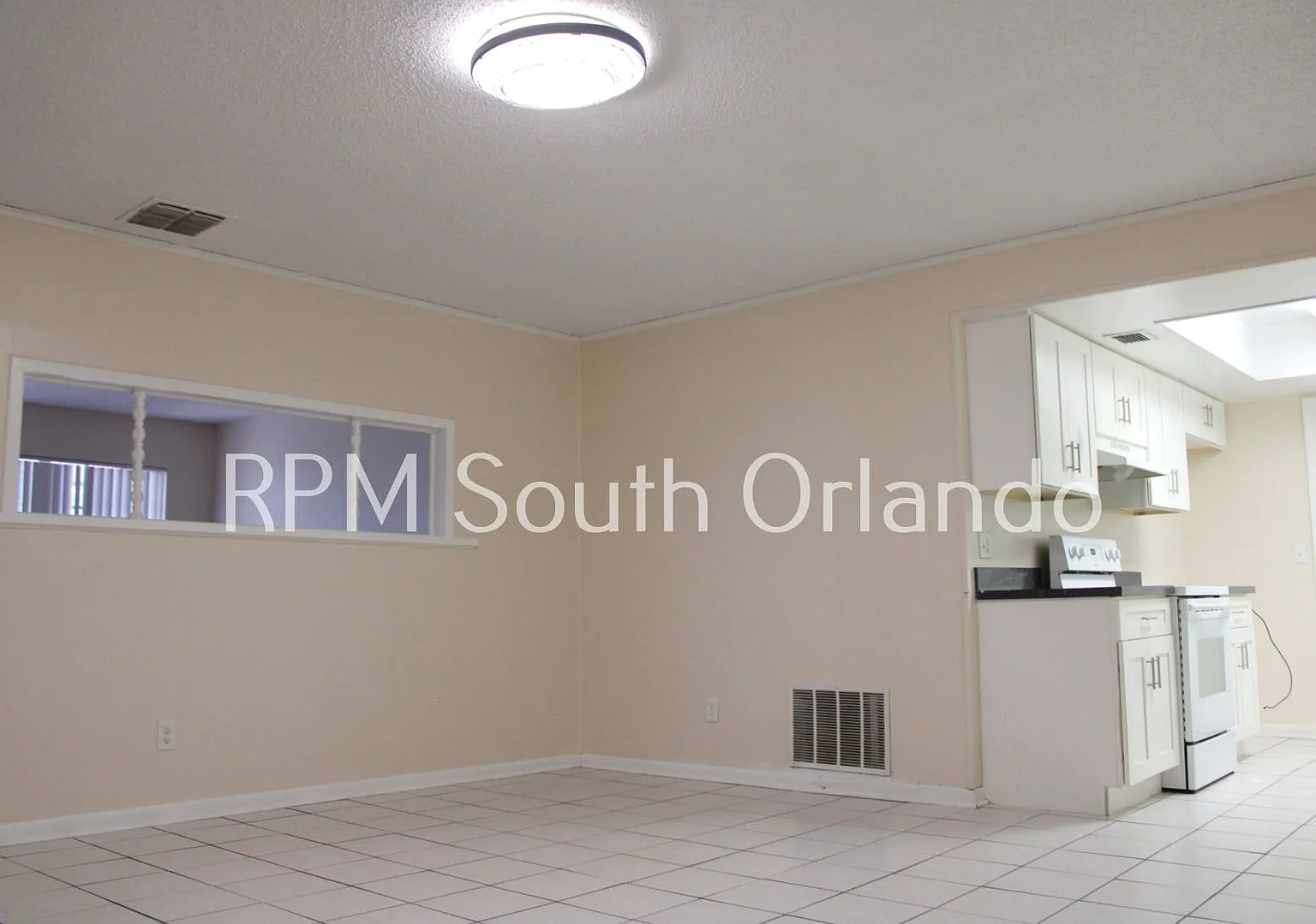 4 Bed / 2 Bath - In Lake Sparling Heights — Photo 4