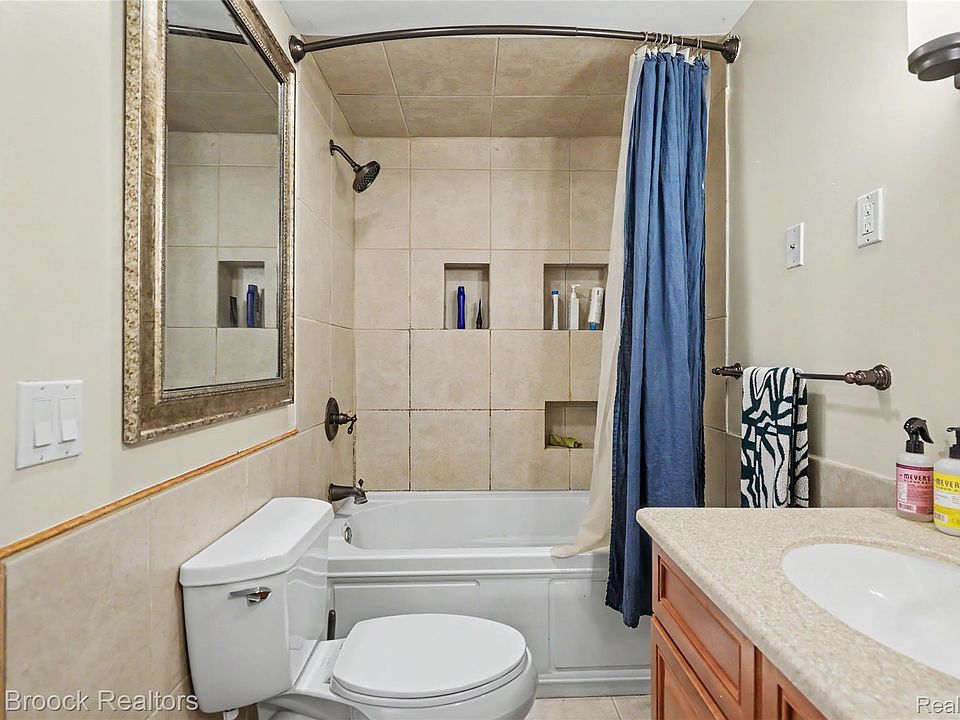 1669 Wimbledon Dr, photo 23