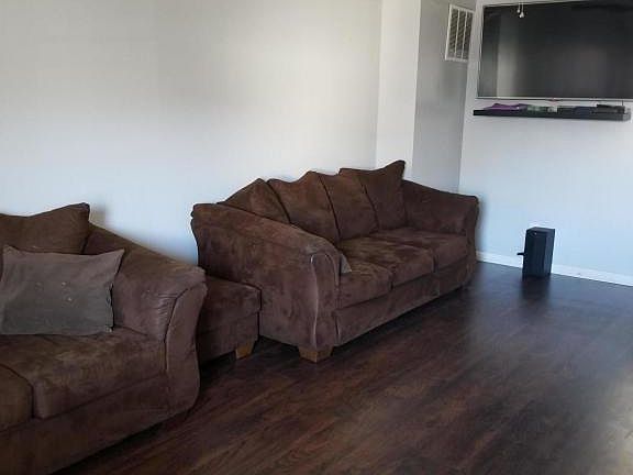 2nd image of 42 Union Ct