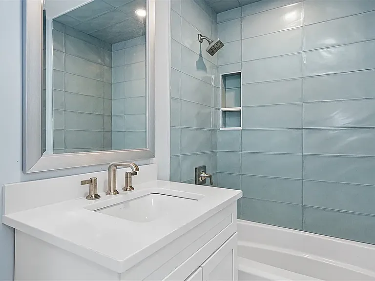 19 Chase St #2 — Photo 5