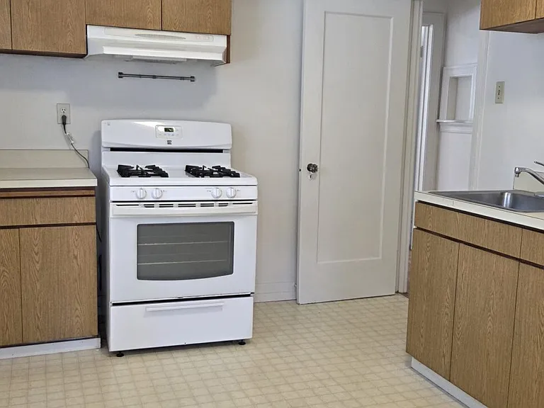 2671 Derby St #7 — Photo 3
