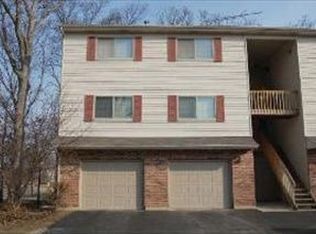 618 Buckskin Ln, Carpentersville, IL