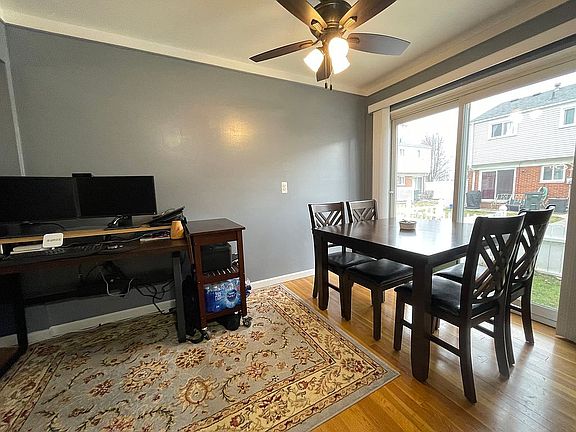 5th image of 32042 Williamsburg St