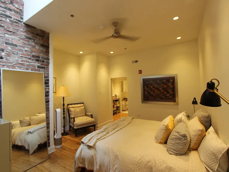 139 7th St #2000 — Photo 40