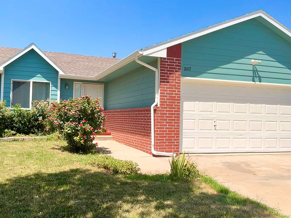 1st image of 2117 S Rogers Cir