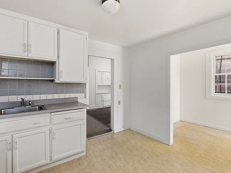 811 W Grand Ave #A — Photo 16