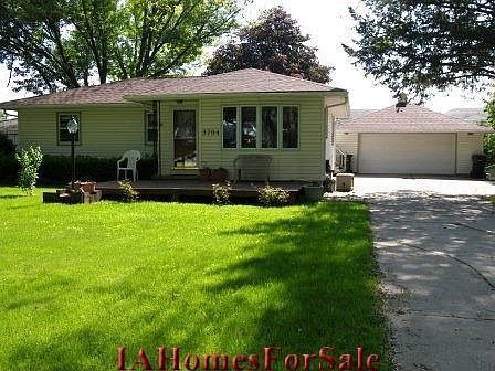 House with Garage