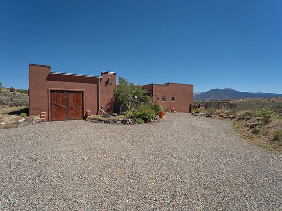 2nd image of 44 Arroyo Park Drive